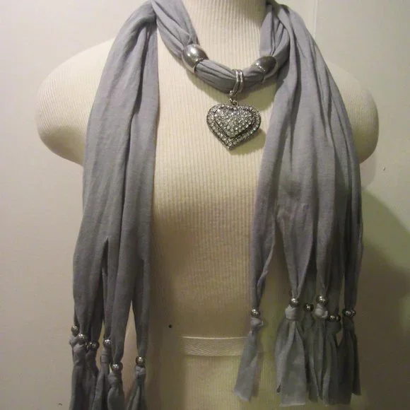 Lot of 8 Jeweled Scarf necklaces - Picture 5 of 8